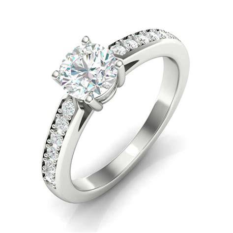 Anello di fidanzamento con diamante