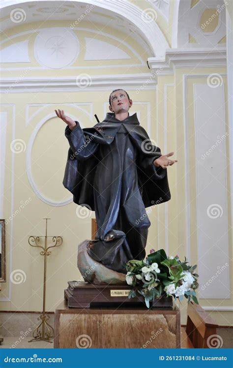Statua di San Pasquale Baylon