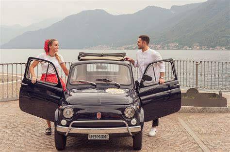 Fiat 500 d'epoca sul Lago di Como