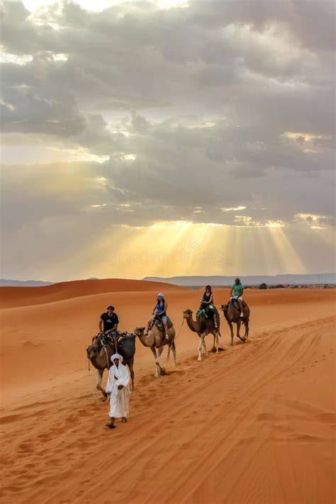 Addio al nubilato sui cammelli nel deserto