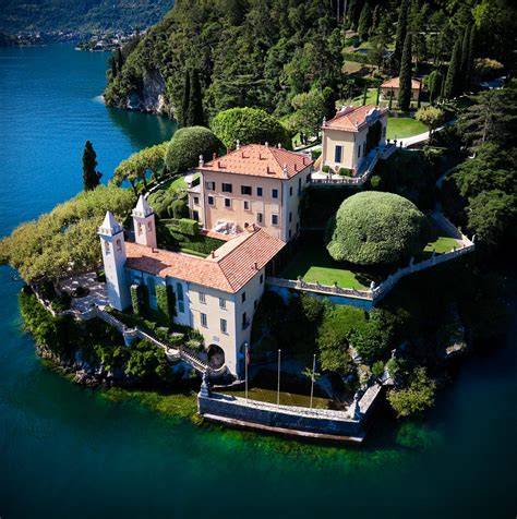 Villa del Balbianello con vista sul Lago di Como