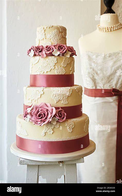 Dettagli di una torta nuziale decorata