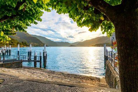 Vista panoramica del Lido di Bellagio con il lago