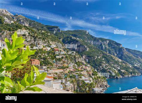Vista panoramica della Costiera Amalfitana con Positano