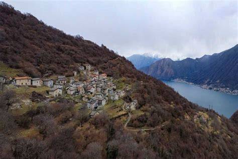 Panorama dell'Agriturismo Limoneto immerso nel verde