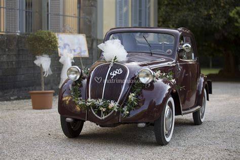 Auto d'epoca in stile matrimonio