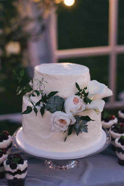 torta nuziale semplice ed elegante