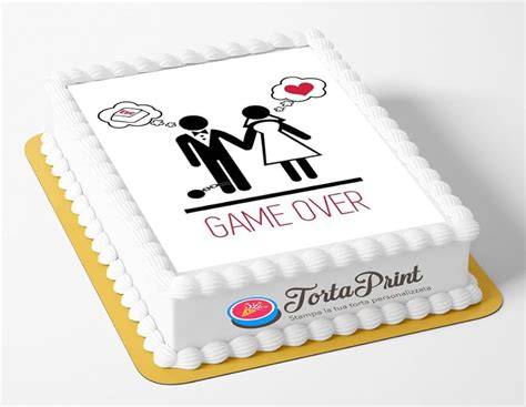 Coppia che festeggia un addio al celibato con torta