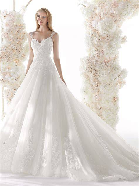 Abito da sposa con eccesso di decorazioni
