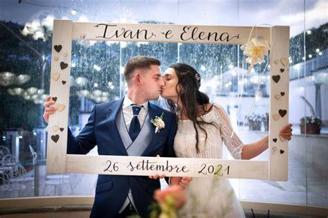 Esempio di cornice selfie matrimonio fai da te