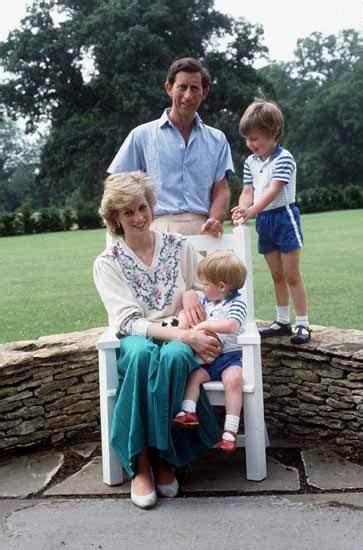 Carlo e Diana con i loro figli William e Harry
