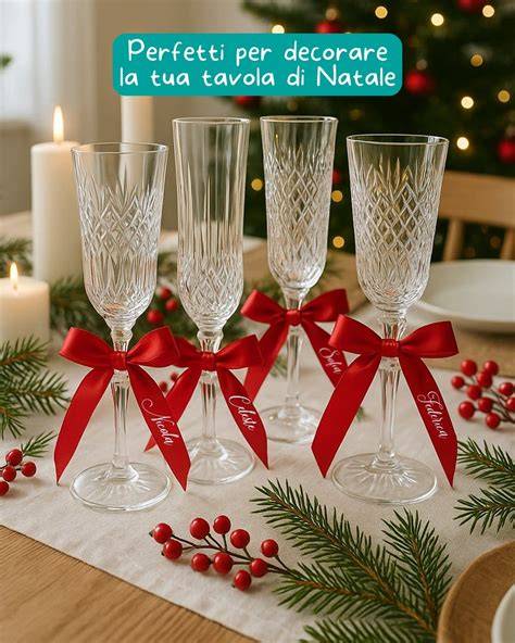 Decorazione tavola con segnaposto dorati
