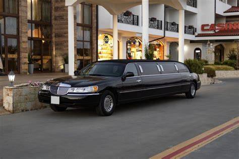 Limousine di lusso pronta per un evento