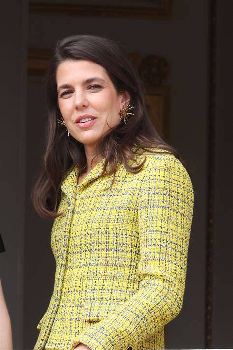 Look elegante di Charlotte Casiraghi