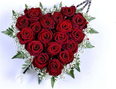 diverse tipologie di bouquet a forma di cuore