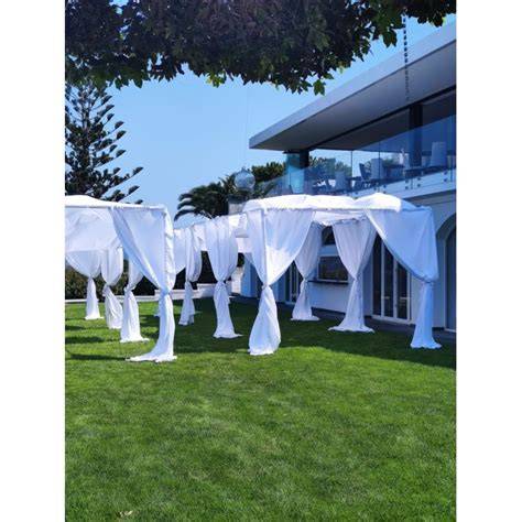 Tensostruttura elegante per matrimonio all'aperto