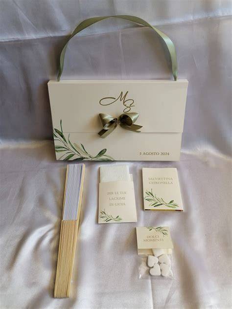 Una selezione di diverse wedding bag