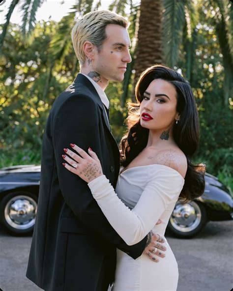 Coppia di sposi Demi Lovato e Jordan Lutes