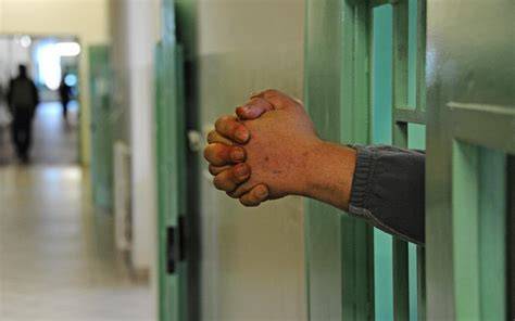 Coppia in visita in carcere