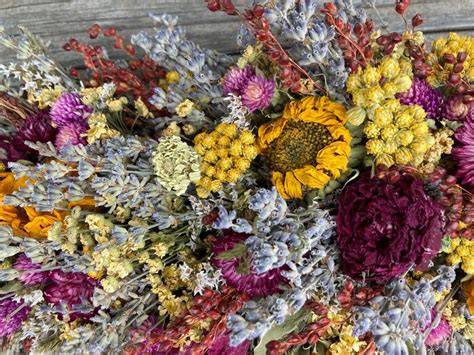 Allestimento floreale ispirato alla natura