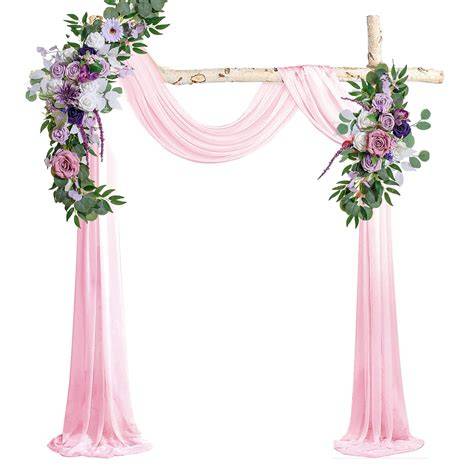 Esempi di decorazioni nuziali: fiori, archi, tavoli