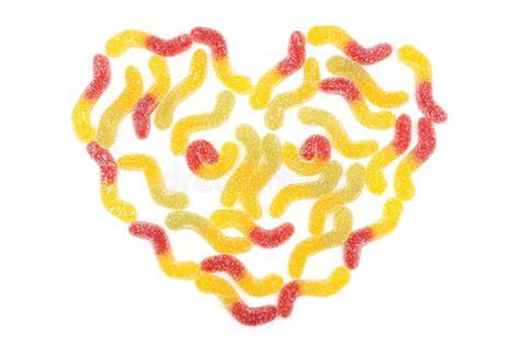 Confetti colorati disposti a formare un cuore