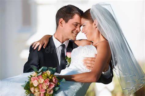coppia sposa che annulla matrimonio