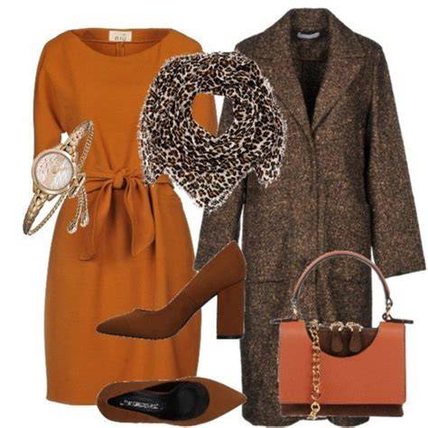 Outfit autunnale con colori caldi per matrimonio