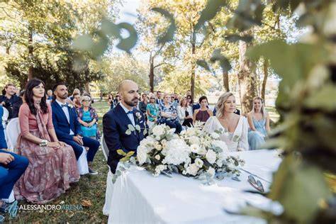 Rito simbolico sul lago a Villa Riflesso
