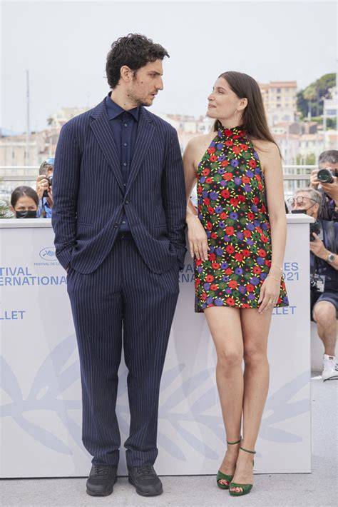 Laetitia Casta e Louis Garrel in barca