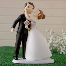 Diverse tipologie di statuine per torta nuziale