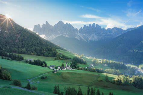 Vista panoramica di Isolabona con l'Antico Frantoio