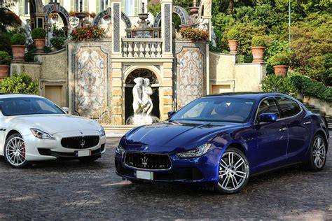 Auto di lusso per sposi