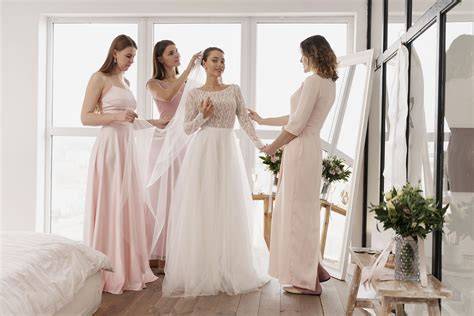 Vasta scelta di abiti da sposa