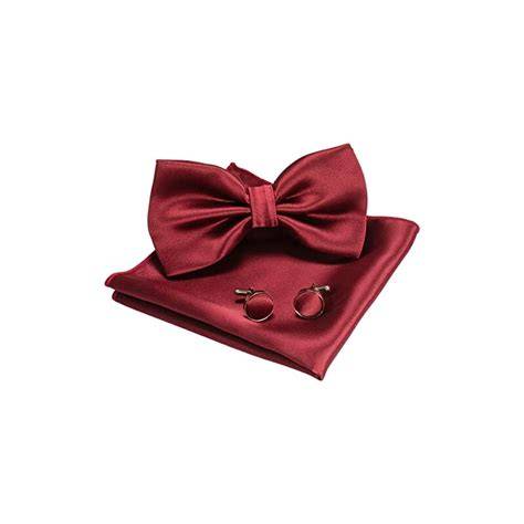 Tavolo con accessori da sposo: gemelli, fazzoletto, papillon