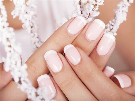 Unghie sposa con french manicure