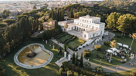 vista panoramica di una villa italiana per matrimoni