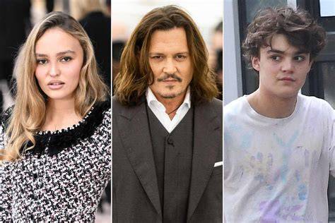 Johnny Depp e Vanessa Paradis con i loro figli Lily-Rose e Jack