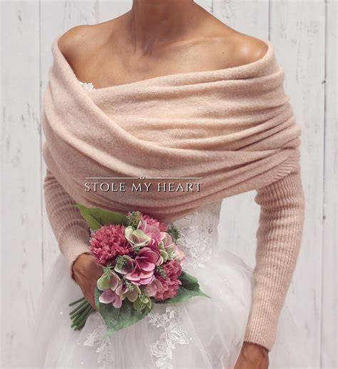 Coprispalle in lana per sposa