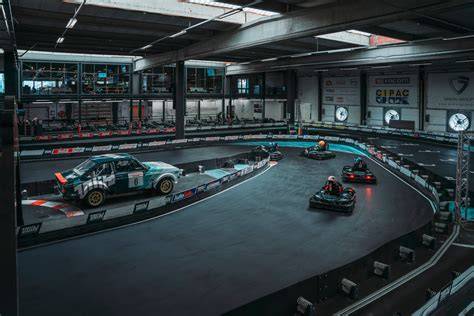 Pista di go kart elettrici a due piani