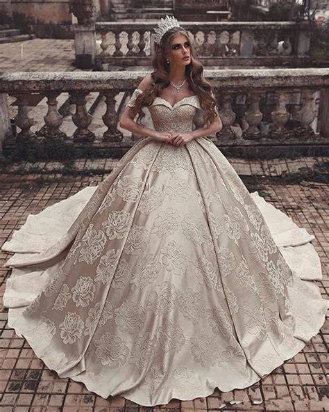 Abito da sposa ispirato ad Ariel