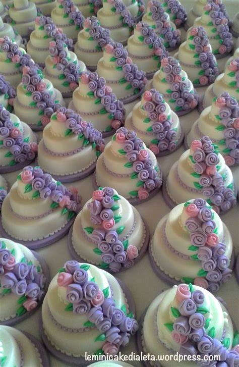 Composizione di minicake nuziali