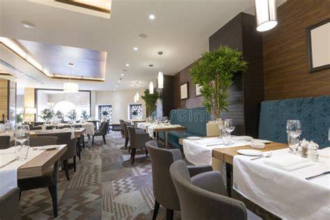 Interno di un ristorante elegante a Caserta