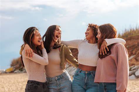 Gruppo di donne che si rilassa in una SPA