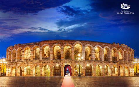 Arena di Verona illuminata