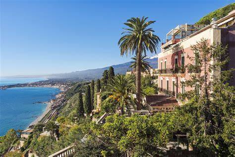 Giardini terrazzati di Villa Schuler con vista mare