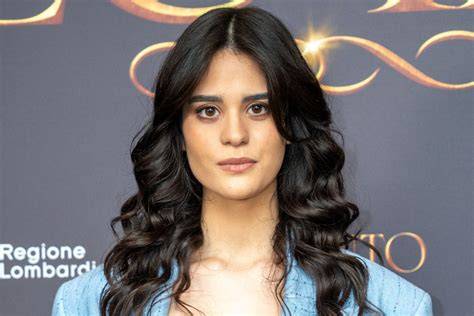 Immagine di una giovane attrice che inizia la sua carriera
