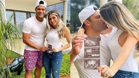 Fotografia di Hulk con la sua attuale moglie Camila Angelo