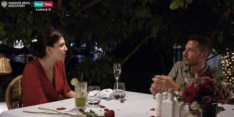 Adele e Giorgio durante una conversazione