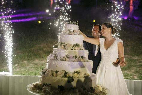 torta nuziale total white